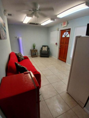 4 BR 2 BA Near the Beach and Intracoastal Walk to everything